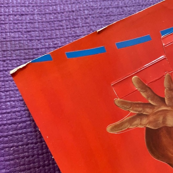 Space Jam pop up book + pin - Picture 4 of 5